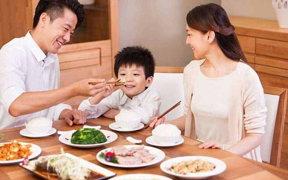 Mơ thấy bố ăn cơm là gì? đánh con gì? – Chiêm bao đánh con lô đề nào