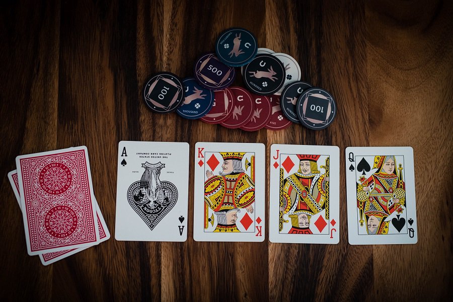 Áp lực tinh thần mà người chơi VN88 cần đối mặt khi tham gia tranh tài Poker