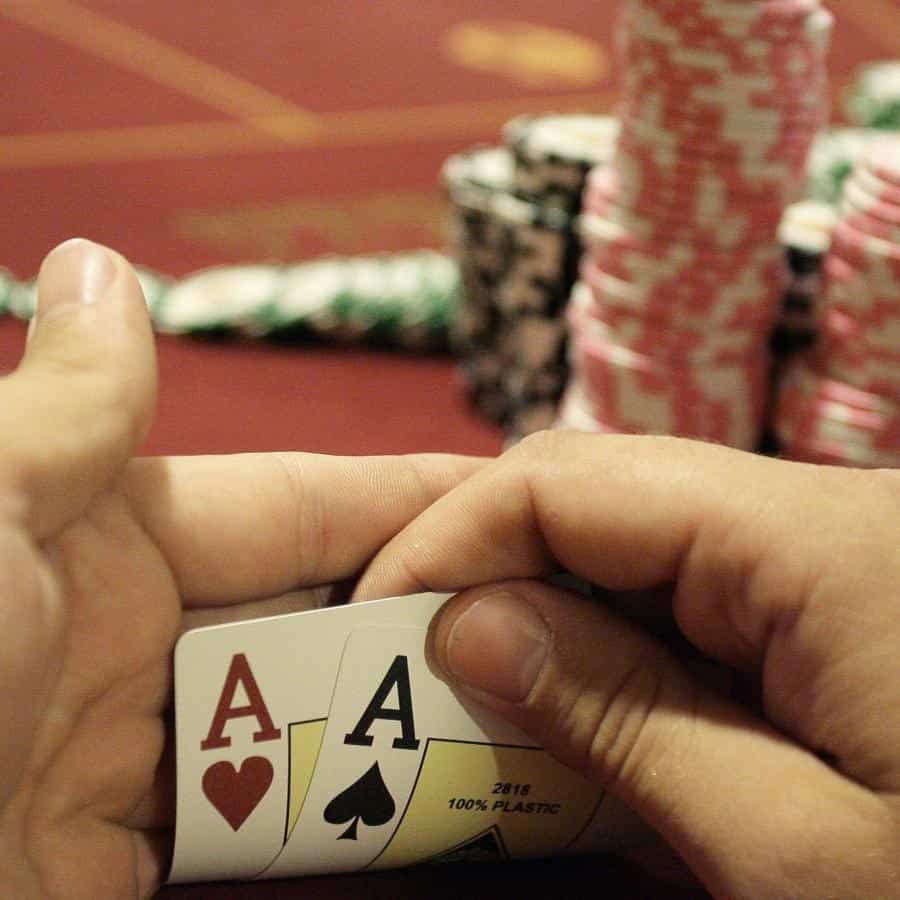 “Vạch trần” các đặc điểm nổi bật trong trò chơi casino Poker