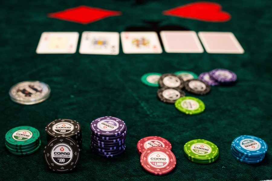 Học cách đánh bại đối thủ tại VN88 trong Poker cực dễ bằng một số mẹo đơn giản