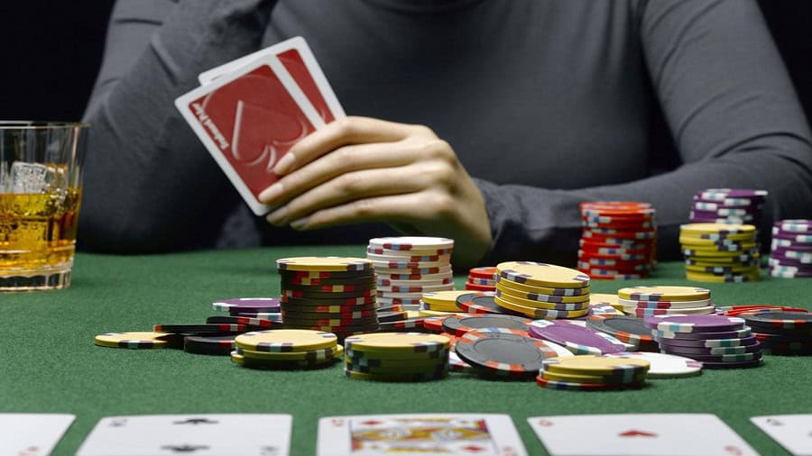 Tìm hiểu về những cách đánh bài Poker để thắng những đối thủ tại VN88.com